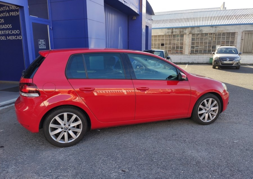 VOLKSWAGEN Golf 2.0 TDI 140cv Sport