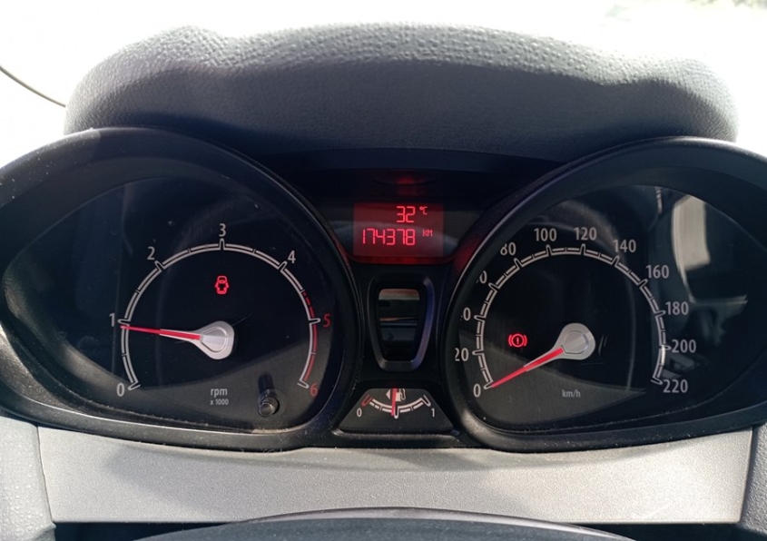 FORD Fiesta 1.6 TDCi DPF Beat