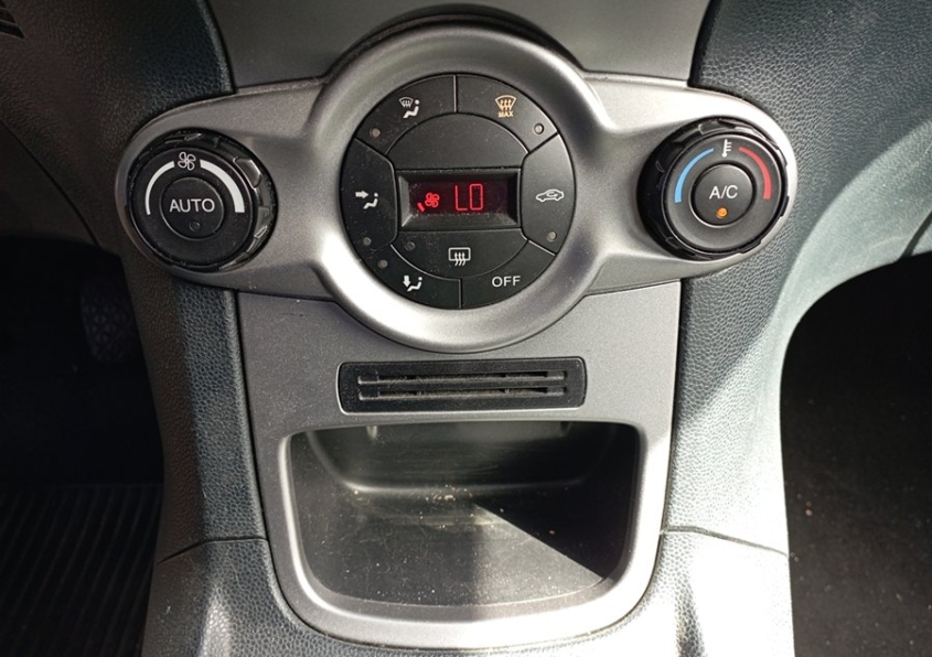 FORD Fiesta 1.6 TDCi DPF Beat