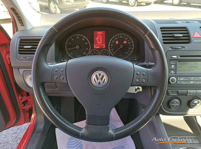 VOLKSWAGEN GOLF 1.6 FSI HIGHLINE 5P