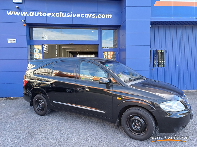 SSANGYONG RODIUS 2.7 XDI LIMITED