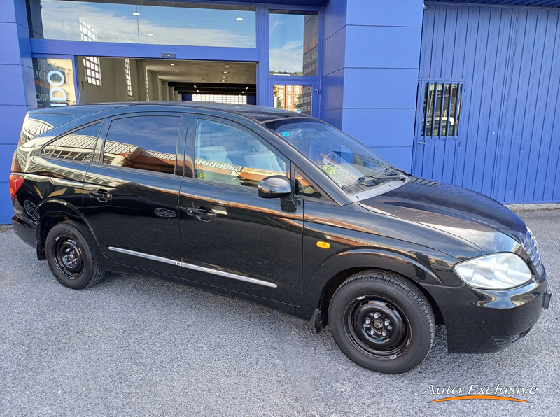 SSANGYONG RODIUS 2.7 XDI LIMITED