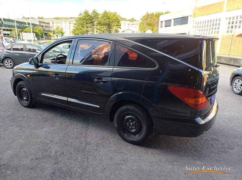 SSANGYONG RODIUS 2.7 XDI LIMITED