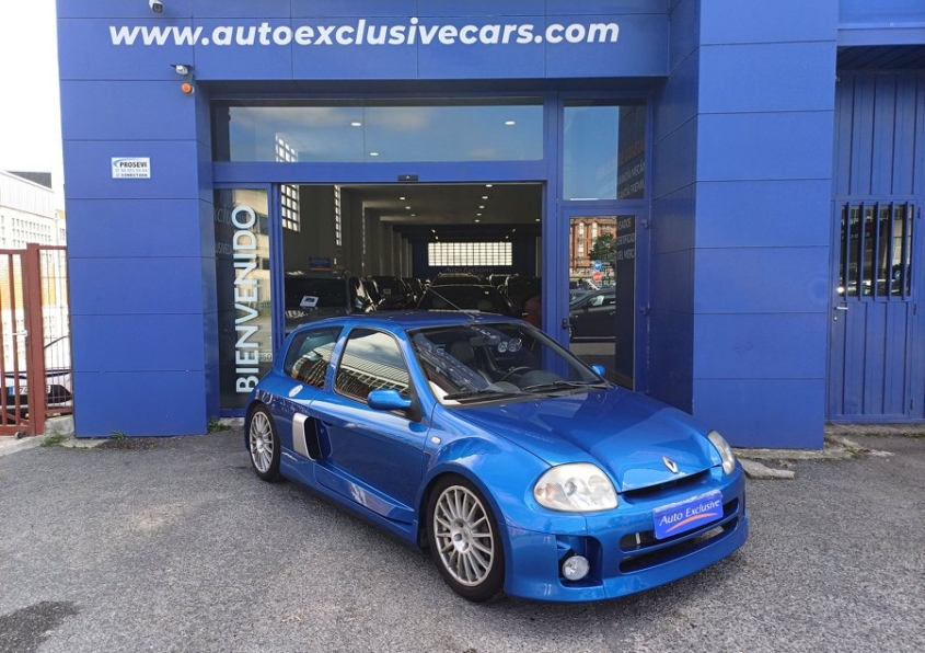 RENAULT CLIO 3.0 V6 SPORT