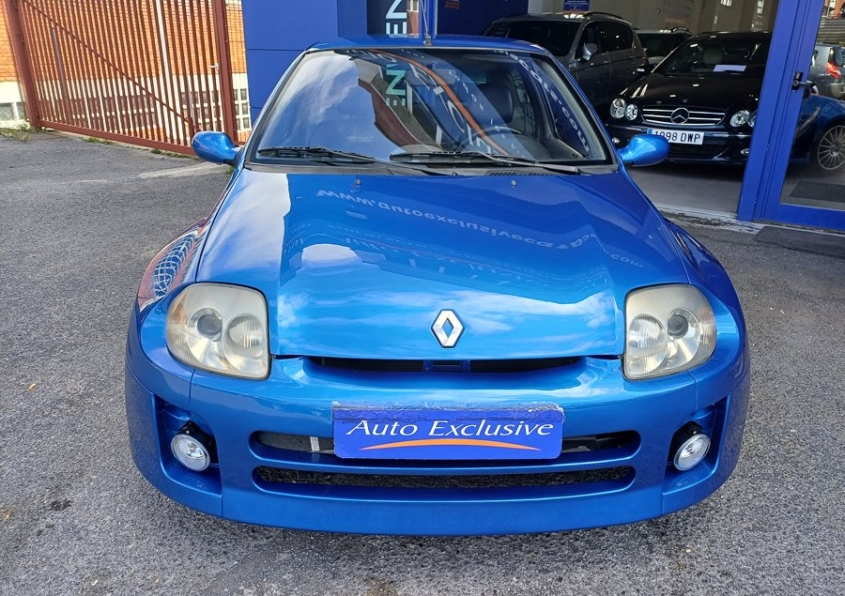 RENAULT CLIO 3.0 V6 SPORT