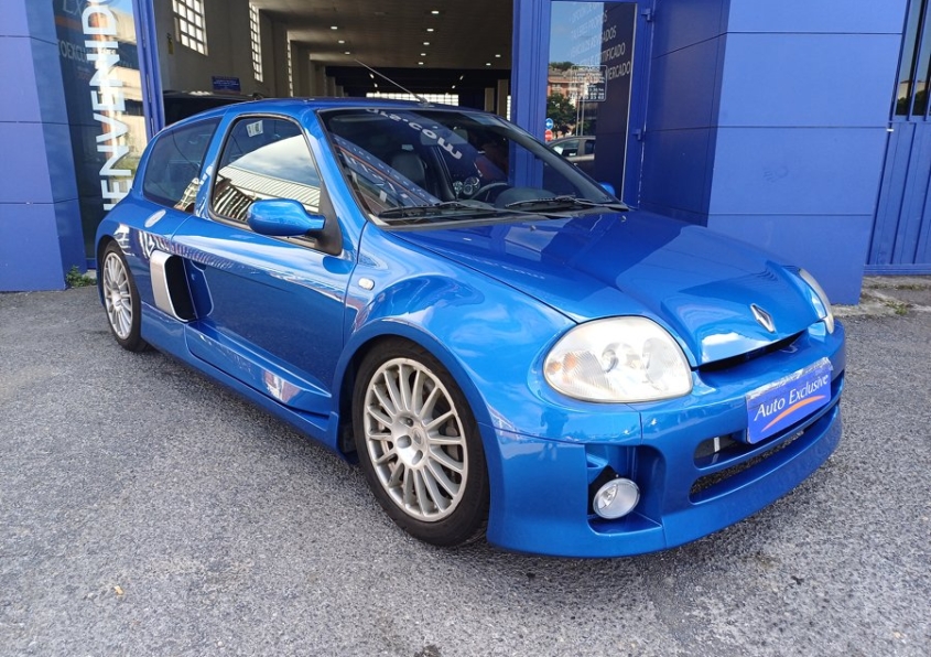 RENAULT CLIO 3.0 V6 SPORT