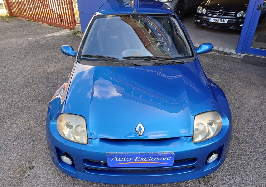 RENAULT CLIO 3.0 V6 SPORT