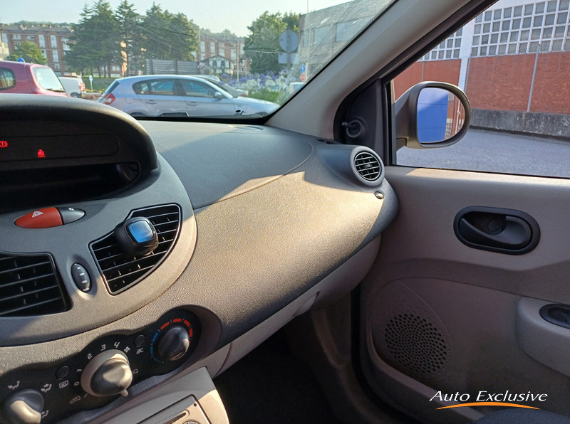 RENAULT TWINGO 1.2 AUTHENTIQUE