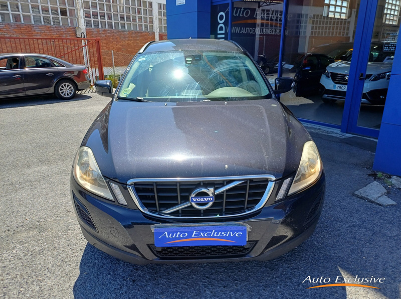 VOLVO XC60 2.4D MOMENTUM 5P