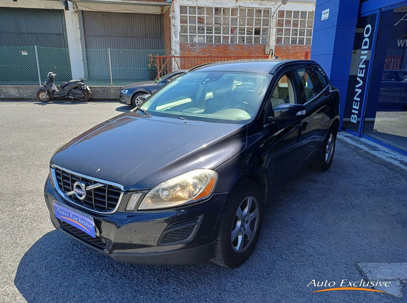 VOLVO XC60 2.4D MOMENTUM 5P