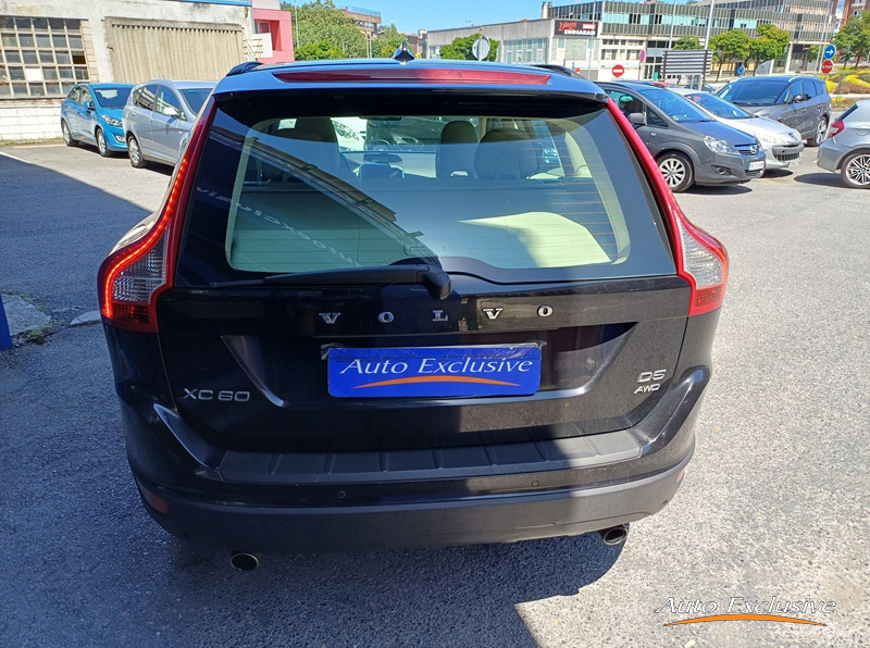 VOLVO XC60 2.4D MOMENTUM 5P