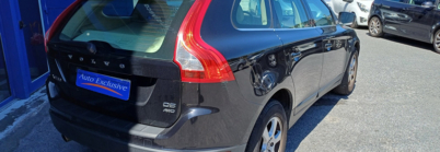 VOLVO XC60 2.4D MOMENTUM 5P