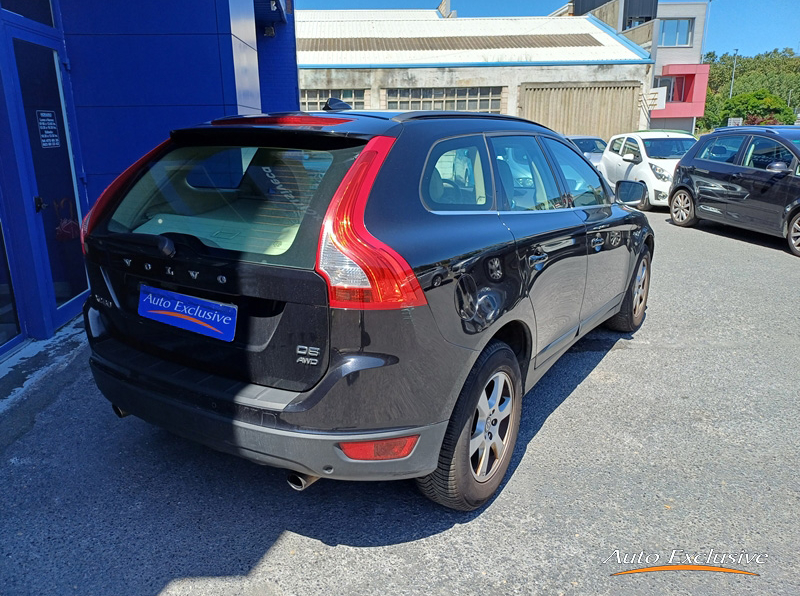 VOLVO XC60 2.4D MOMENTUM 5P