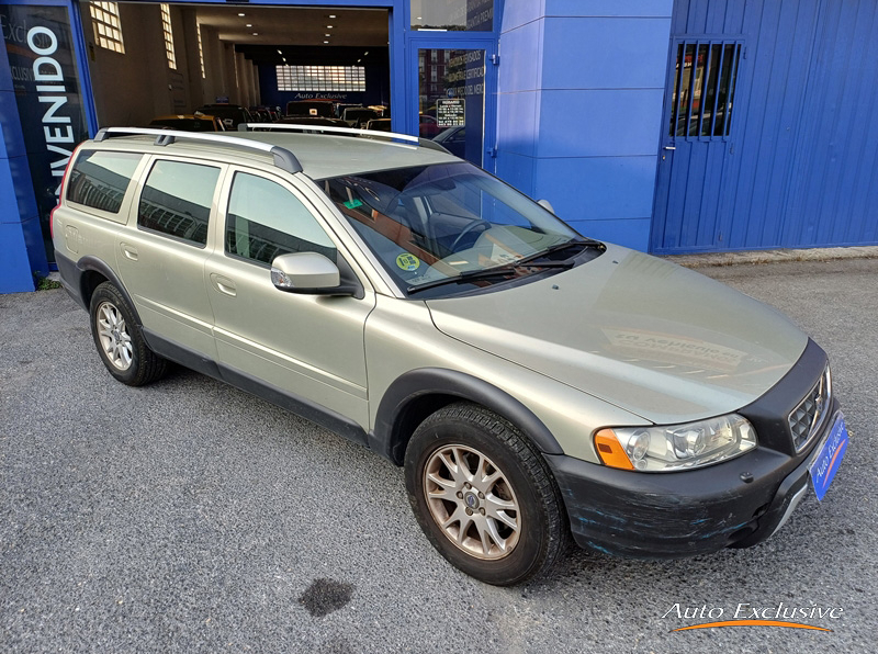 VOLVO XC70 D5 AWD MOMENTUM AUTO 5P