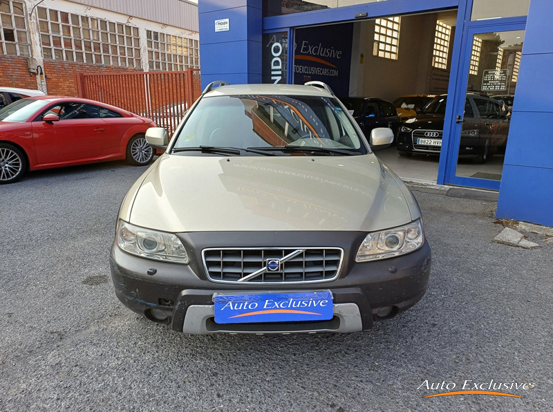 VOLVO XC70 D5 AWD MOMENTUM AUTO 5P