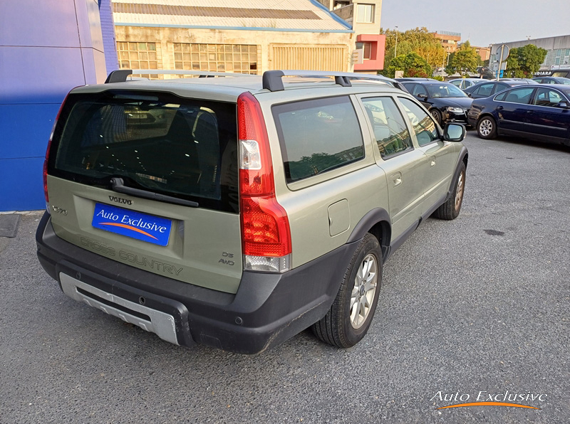 VOLVO XC70 D5 AWD MOMENTUM AUTO 5P