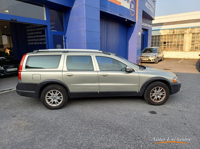 VOLVO XC70 D5 AWD MOMENTUM AUTO 5P