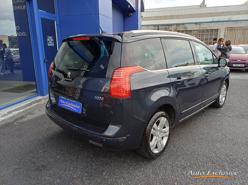 PEUGEOT 5008 2.0 BLUE HDI ALLURE