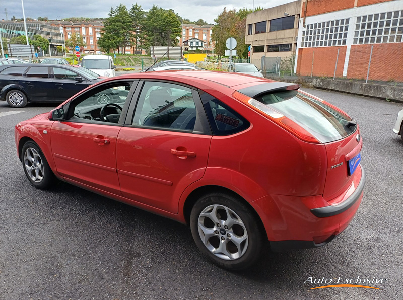 FORD FOCUS 1.6 TREND 5P