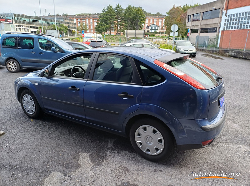 FORD FOCUS 1.6 TREND 5P