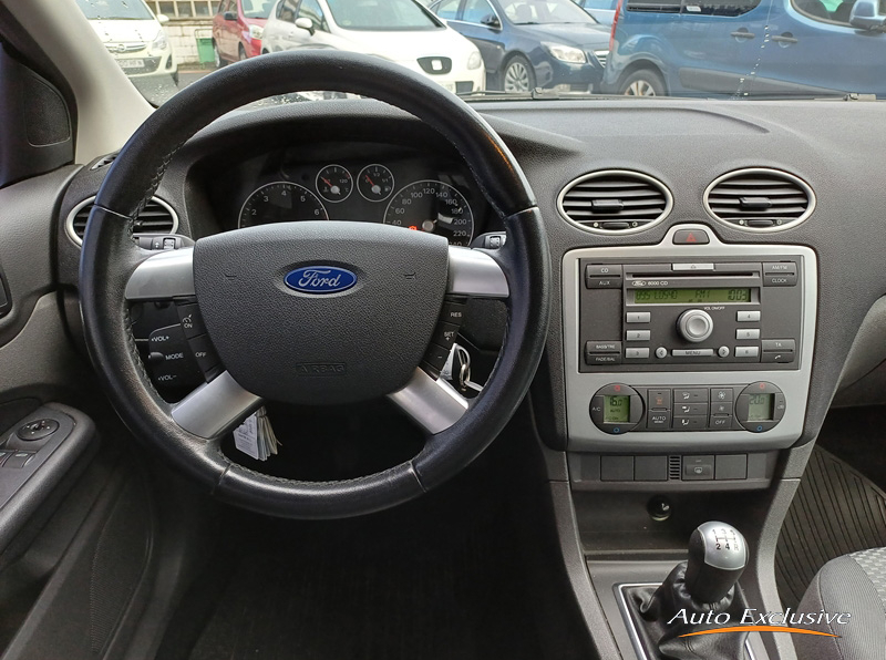 FORD FOCUS 1.6 TREND 5P