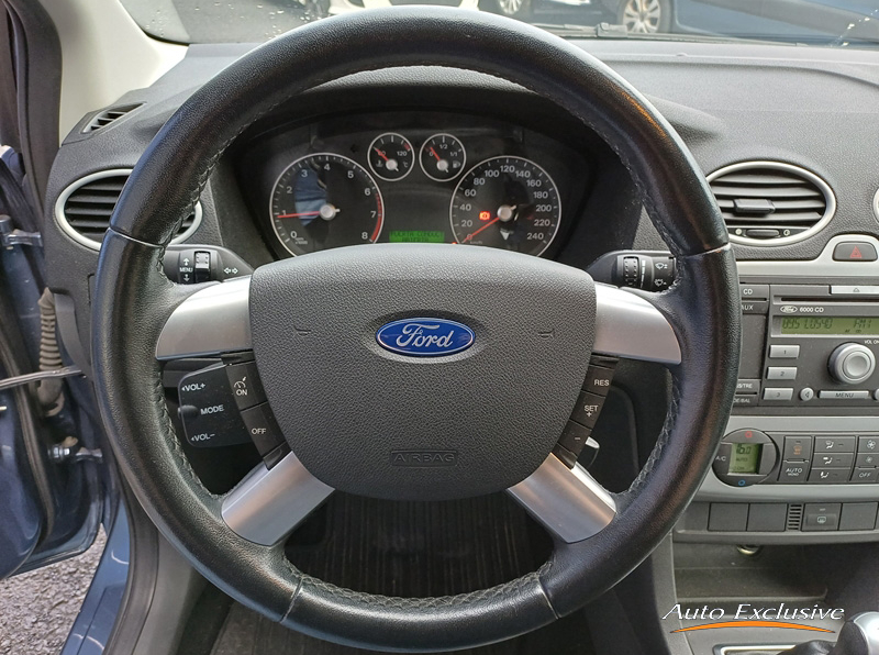 FORD FOCUS 1.6 TREND 5P