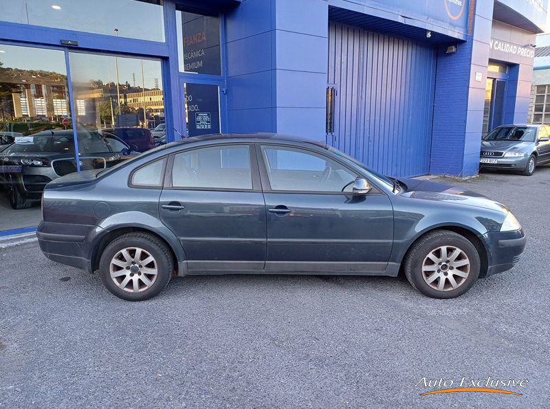 VOLKSWAGEN PASSAT 1.9 TDI ADVANCE 100 CV 4P