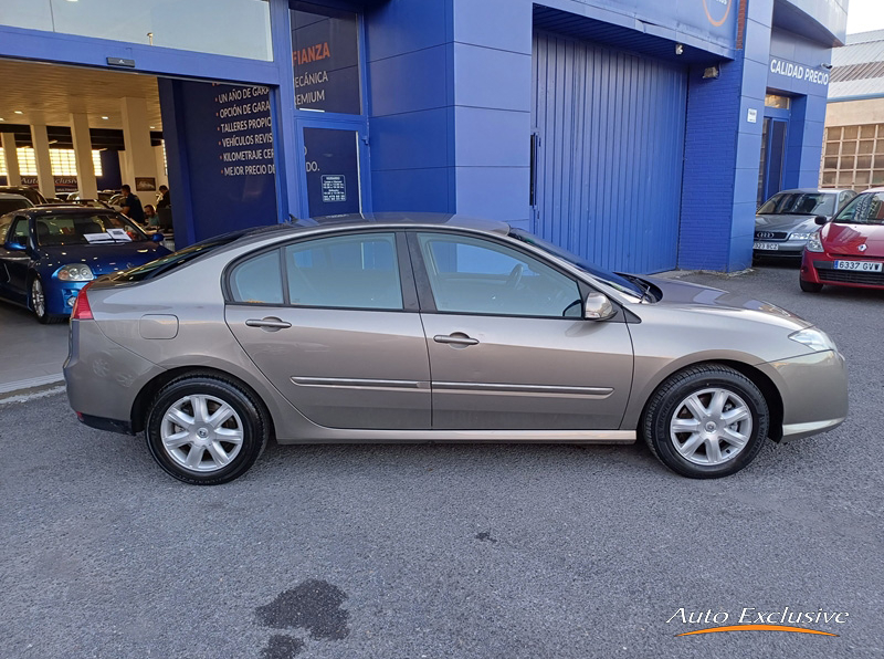 RENAULT LAGUNA AUTHENTIQUE 2.0 DCI 130CV 5P