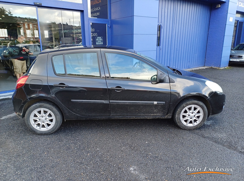 RENAULT CLIO YAHOO 1.2 16V 75 CV 5P