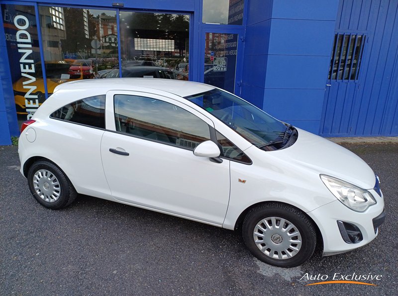 OPEL CORSA 1.2 ESSENTIA 3P