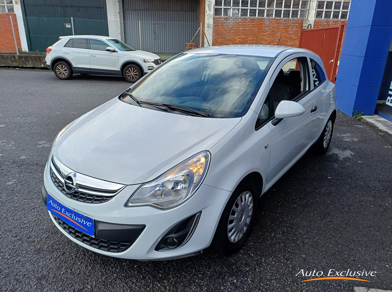 OPEL CORSA 1.2 ESSENTIA 3P