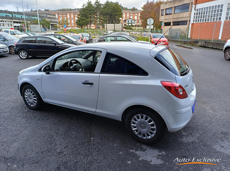 OPEL CORSA 1.2 ESSENTIA 3P