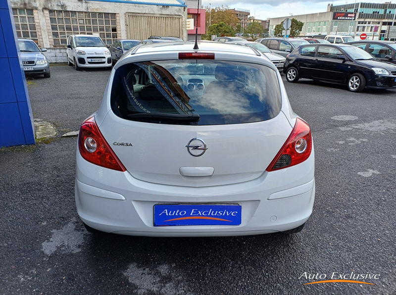 OPEL CORSA 1.2 ESSENTIA 3P