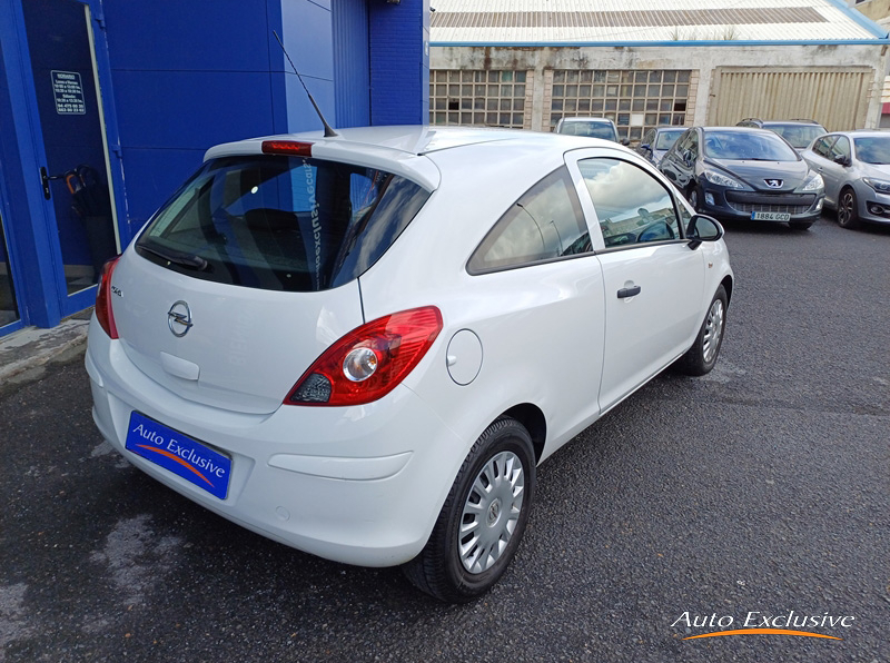 OPEL CORSA 1.2 ESSENTIA 3P