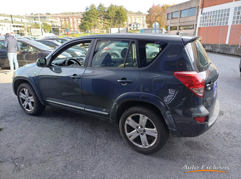 TOYOTA RAV4 D-4D 2.2 XR 4X4 177 CV