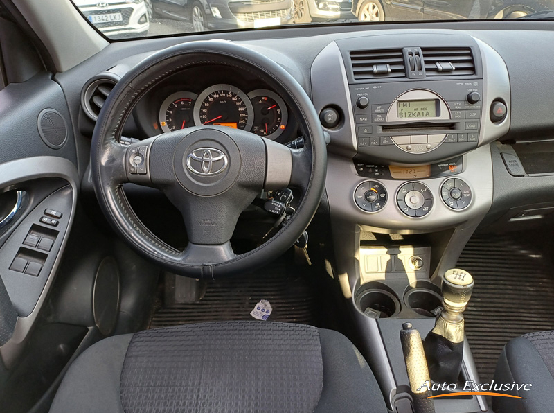 TOYOTA RAV4 D-4D 2.2 XR 4X4 177 CV