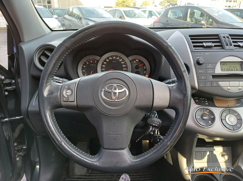 TOYOTA RAV4 D-4D 2.2 XR 4X4 177 CV