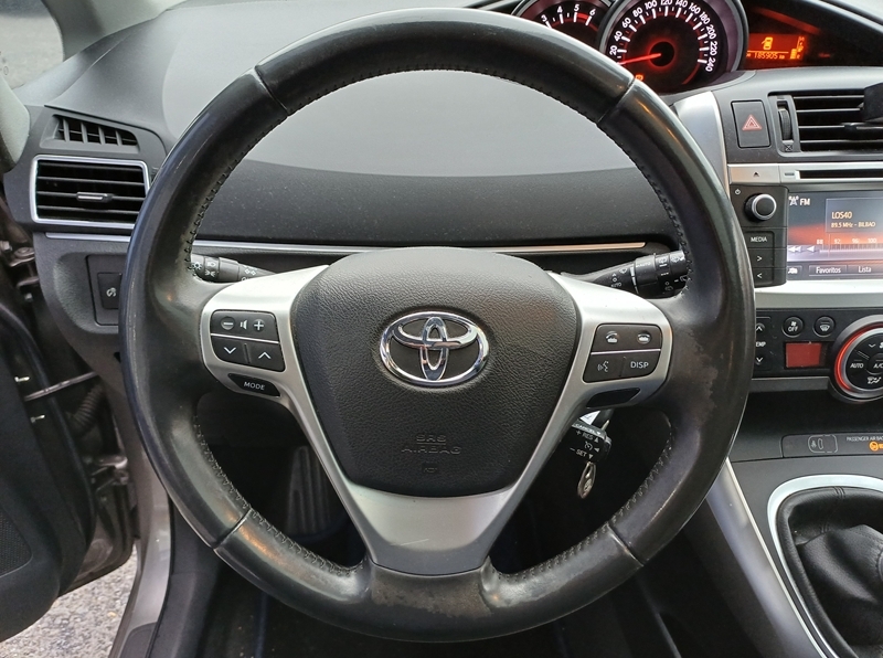 TOYOTA VERSO 115D ADVANCE + SKYVIEW 7 PLAZAS