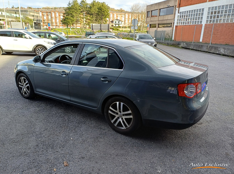 VOLKSWAGEN JETTA 1.4 TSI ADVANCE 4P