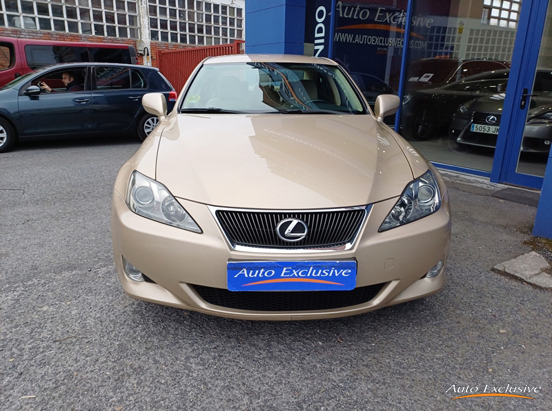 LEXUS IS 220D 4P