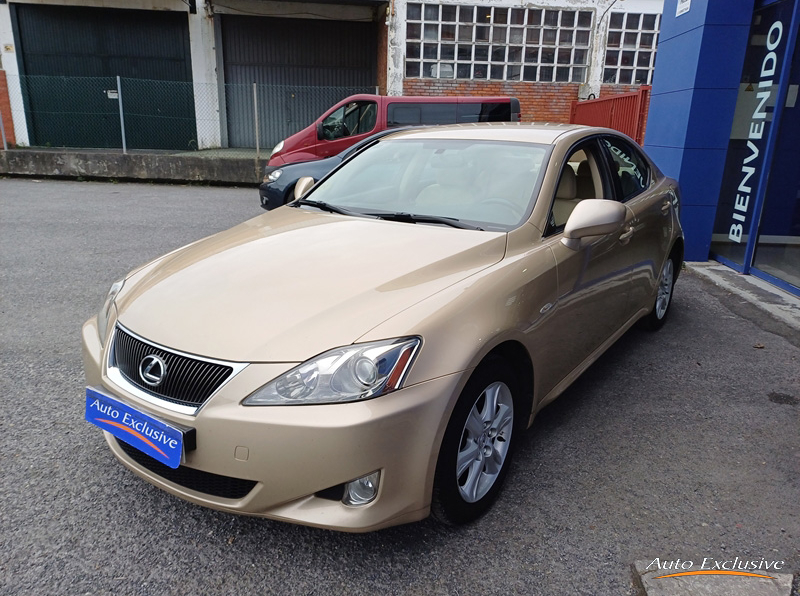 LEXUS IS 220D 4P