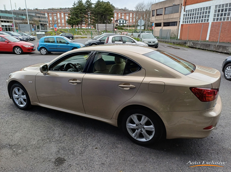 LEXUS IS 220D 4P