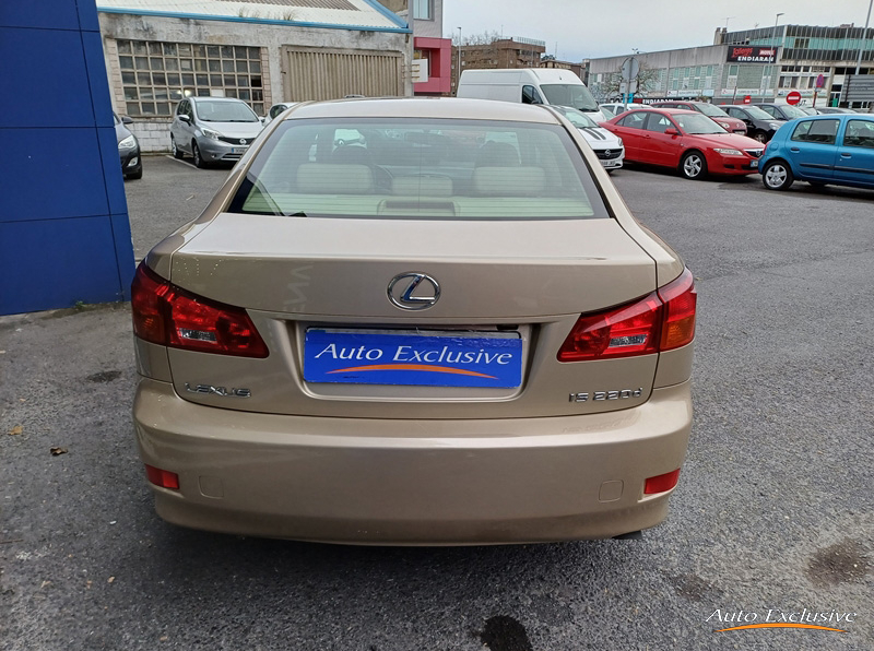 LEXUS IS 220D 4P