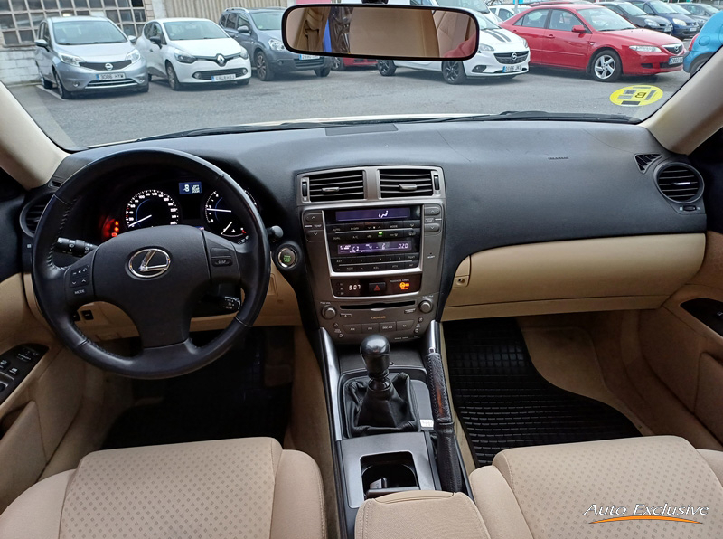 LEXUS IS 220D 4P