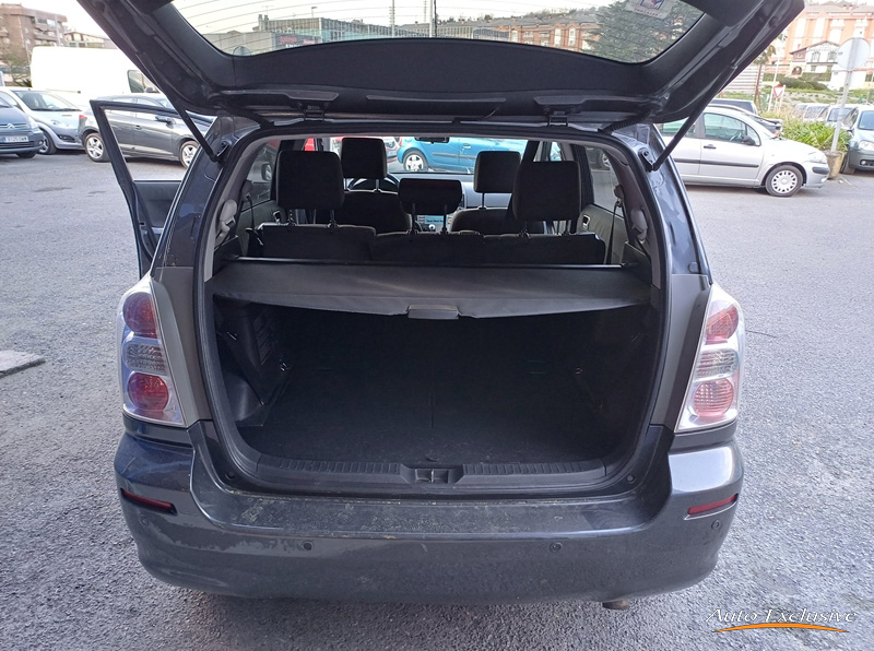 TOYOTA COROLLA VERSO 2.2 DCAT 136 CV 7 PLAZAS