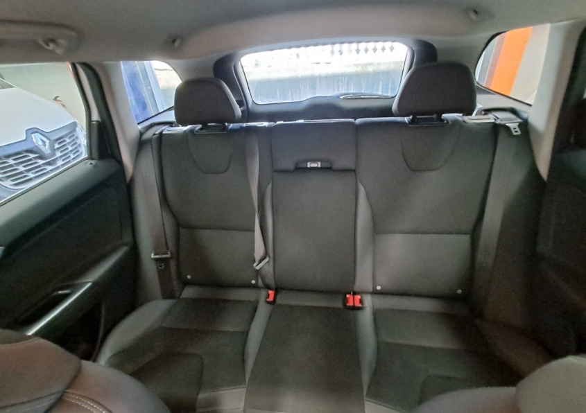 VOLVO XC60 2.0 D3 MOMENTUM AUTO