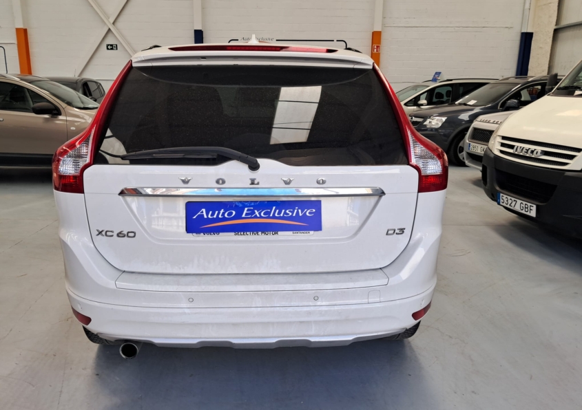 VOLVO XC60 2.0 D3 MOMENTUM AUTO