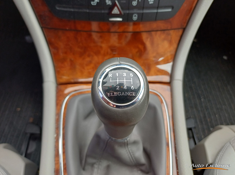 MERCEDES CLASE E 200 ELEGANCE 4P