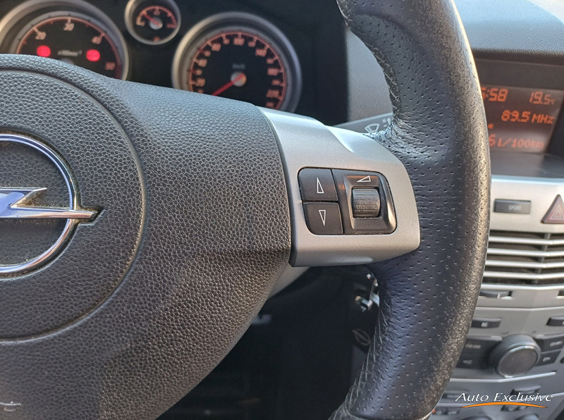 OPEL ASTRA GTC 1.9 CDTI 120 CV 3P