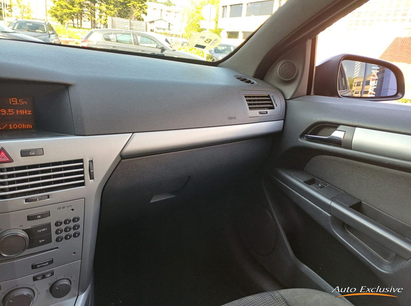 OPEL ASTRA GTC 1.9 CDTI 120 CV 3P